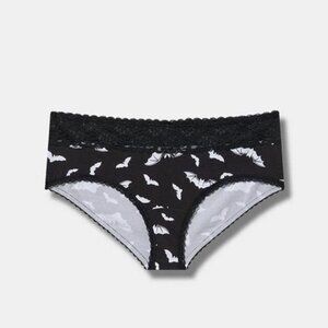 Torrid - Cotton Mid-Rise Cheeky Panty in Stormy Halloween Bats, Black & White‌